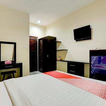 โอโย 3190 ปอนด็อก ปูตรา เบอร์ซอดารา Hotel ซานูร์ ภายนอก รูปภาพ