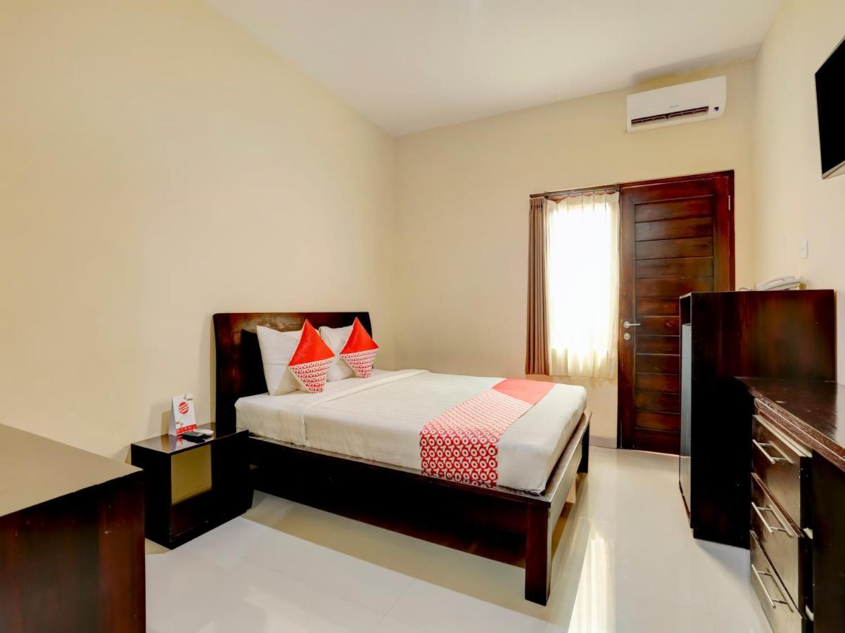 โอโย 3190 ปอนด็อก ปูตรา เบอร์ซอดารา Hotel ซานูร์ ภายนอก รูปภาพ