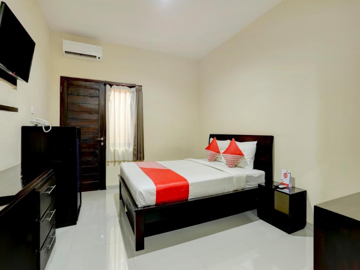 โอโย 3190 ปอนด็อก ปูตรา เบอร์ซอดารา Hotel ซานูร์ ภายนอก รูปภาพ