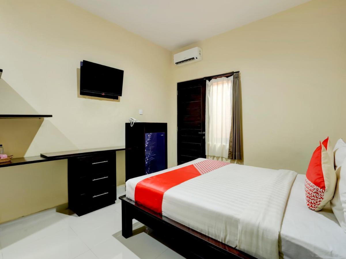 โอโย 3190 ปอนด็อก ปูตรา เบอร์ซอดารา Hotel ซานูร์ ภายนอก รูปภาพ